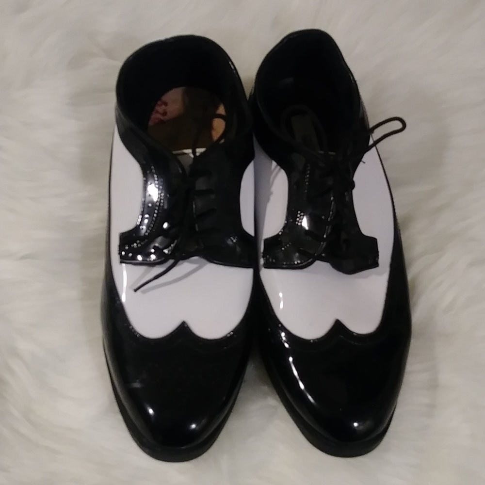 #448 JOSEPH & FEISS Patent Leather Oxford Shoes